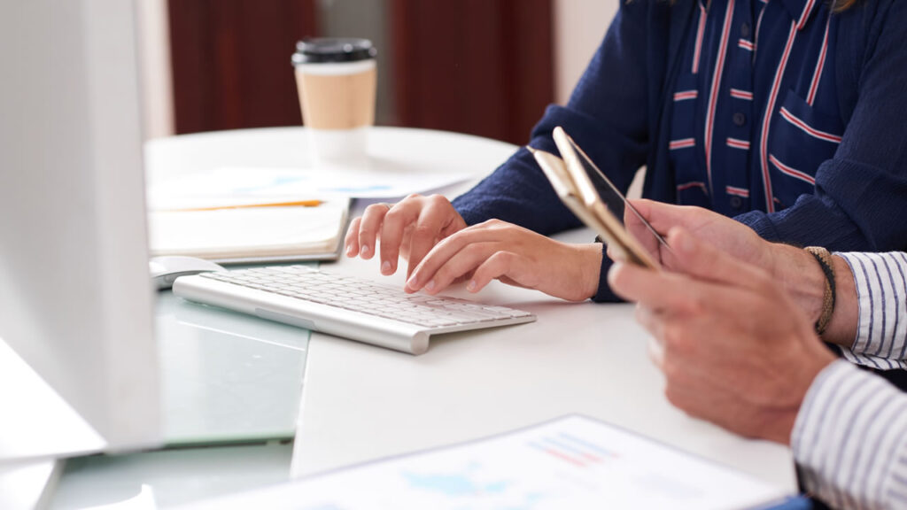 Consórcios e seguros: veja como informar itens no IRPF 2025