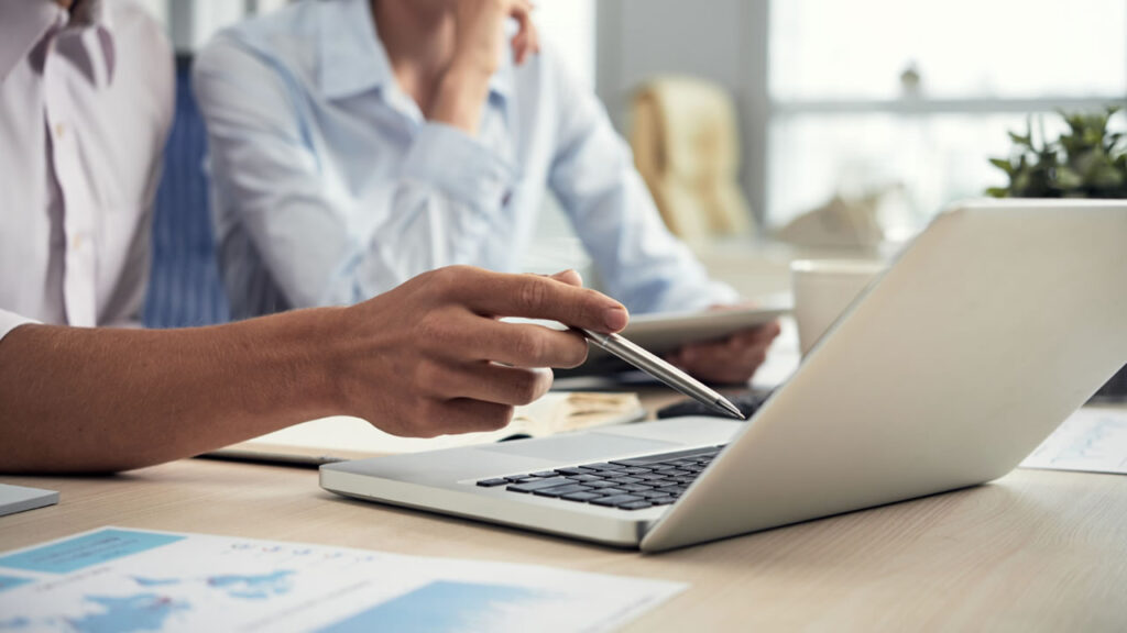 Regras do IBS e CBS obrigam empresas de serviços a refazer política de preço